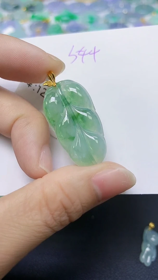 翡翠未镶嵌颈饰 天然缅甸翡翠A货
