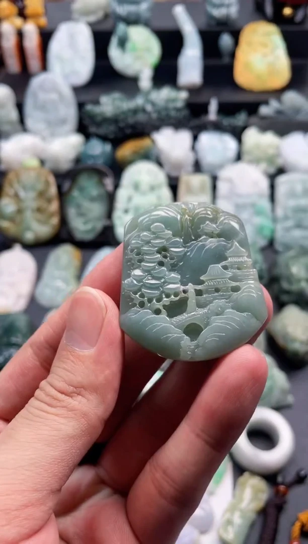 颈饰未镶嵌翡翠14  天然翡翠a货  山水