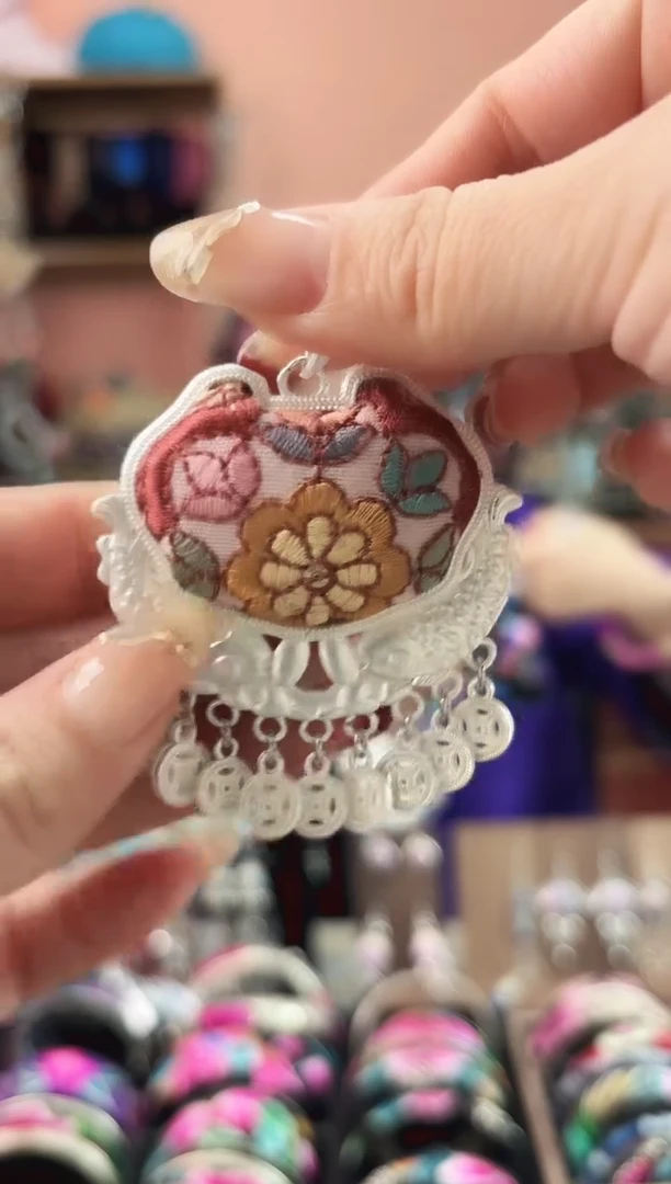 织绣艺枝独绣手工饰品67