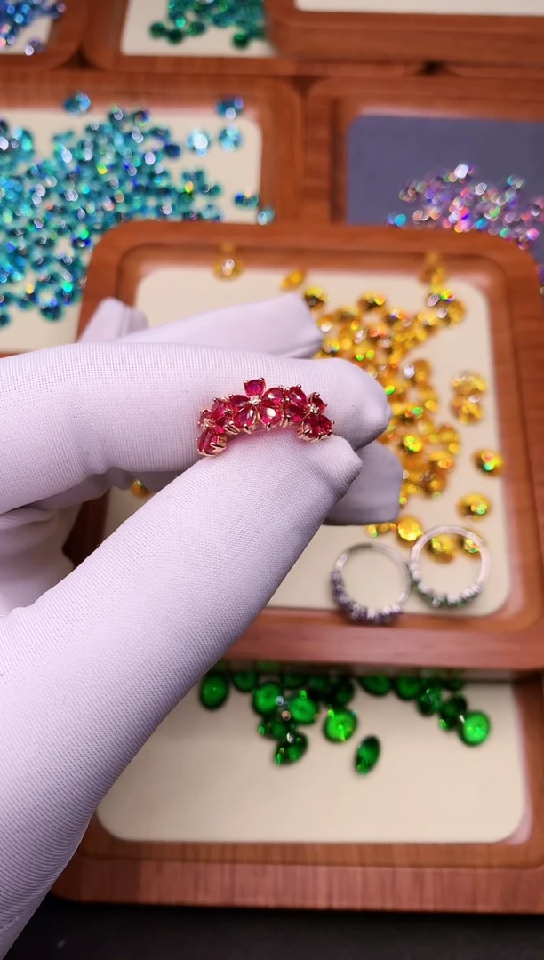 红宝石戒指银S925镶嵌·······