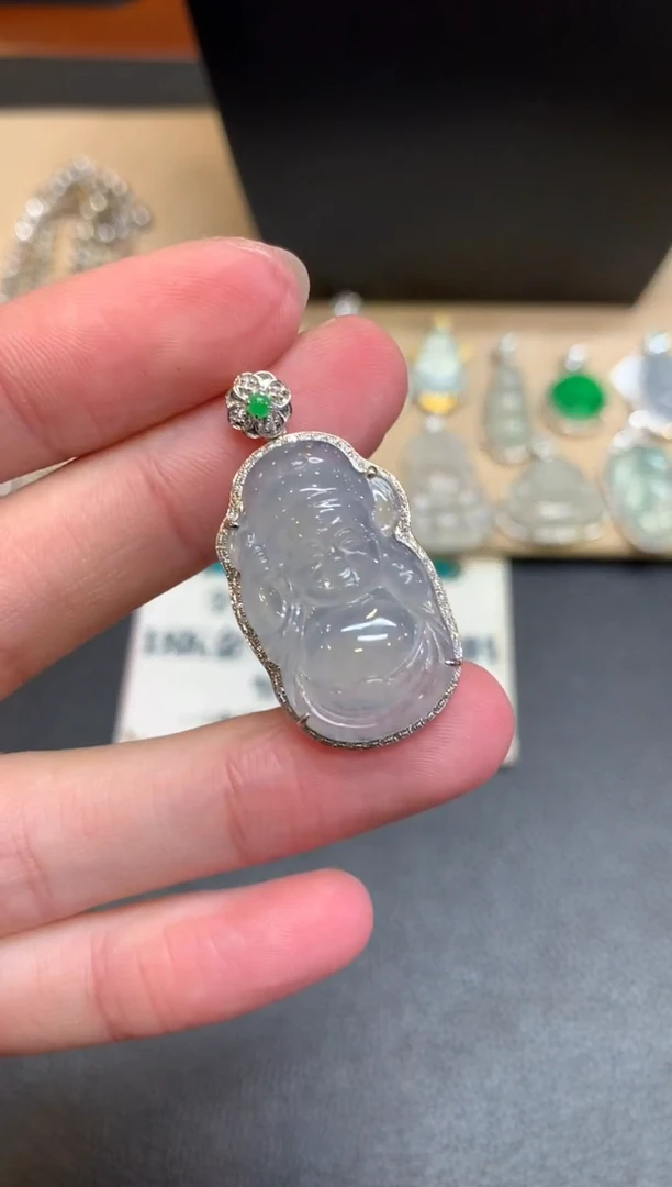 【闪购商品】翡翠颈饰18K金镶嵌财神爷【无服务费】