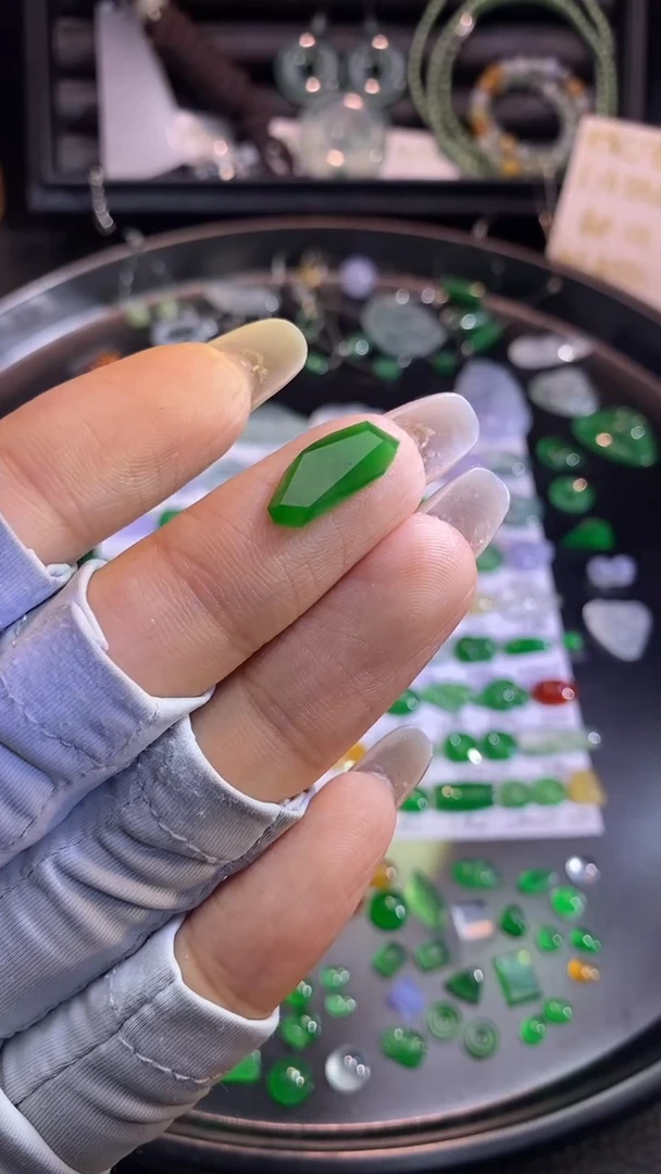 翡翠挂件未镶嵌牌牌