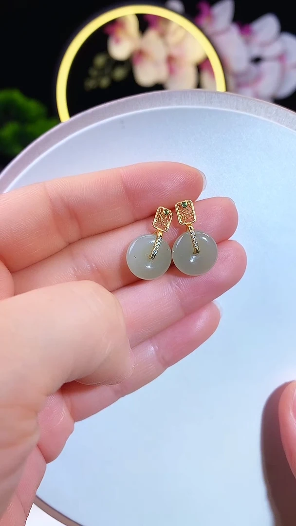 银S925镶嵌和田玉耳钉1