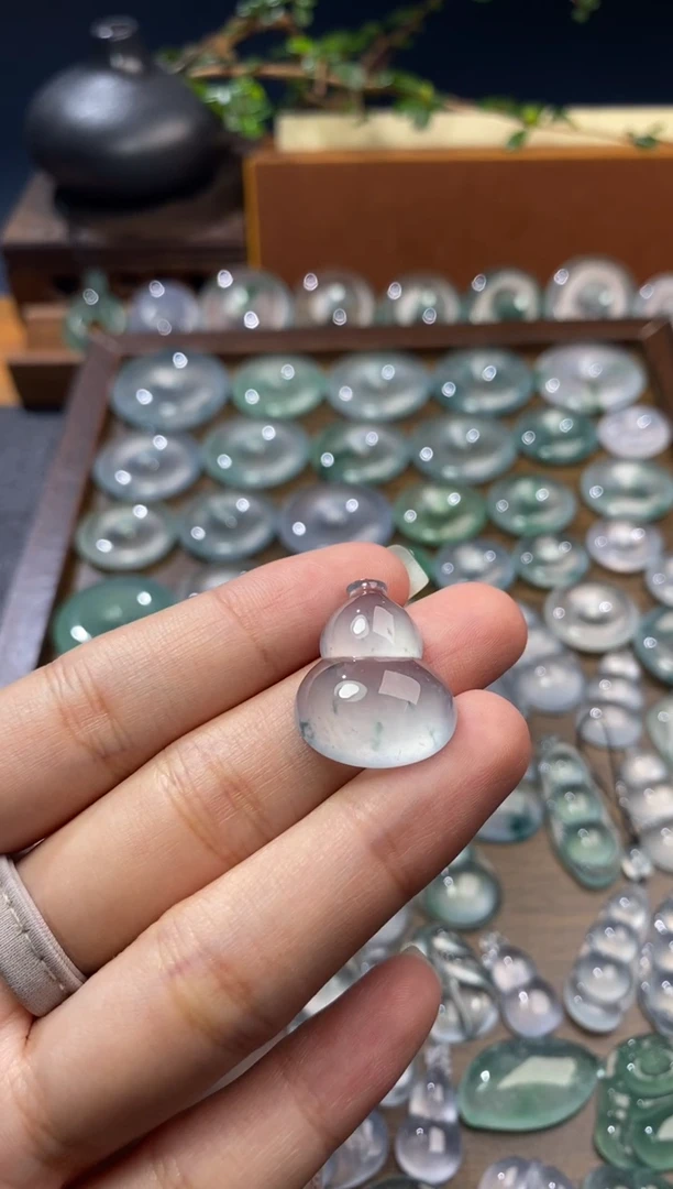 吊坠(不含链)未镶嵌翡翠葫芦