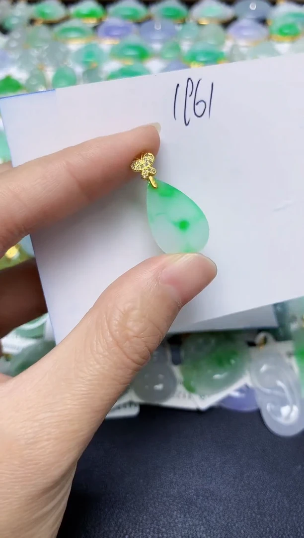 翡翠未镶嵌颈饰 天然缅甸翡翠A货