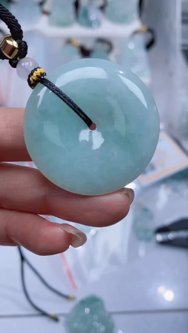 颈饰未镶嵌翡翠吊坠