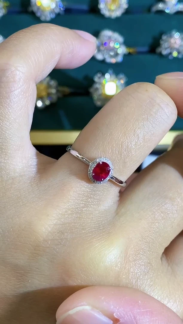 18K金镶嵌戒指红宝石戒指