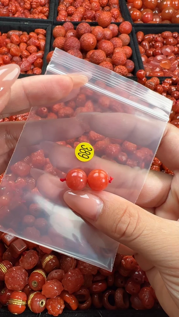 南红玛瑙未镶嵌颈饰1