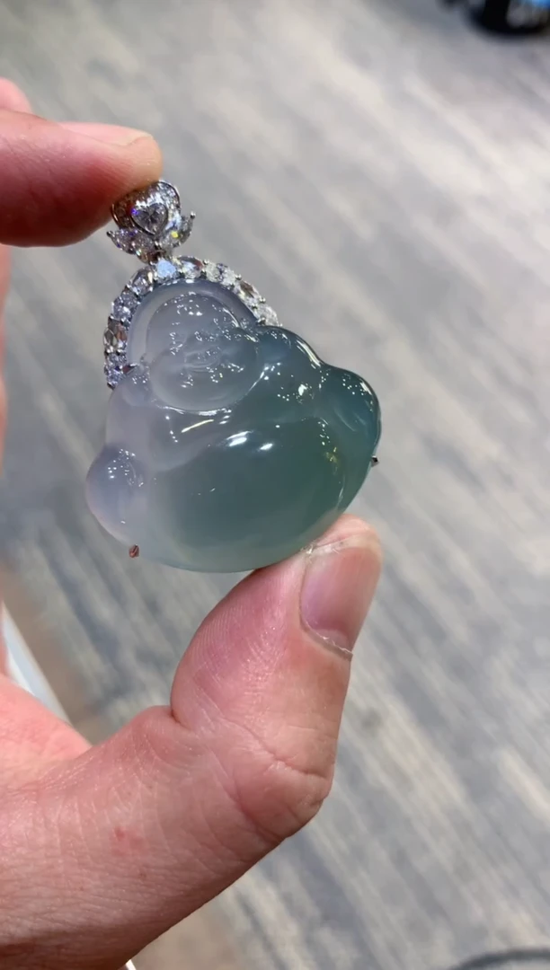颈饰未镶嵌翡翠L****6L（订金）