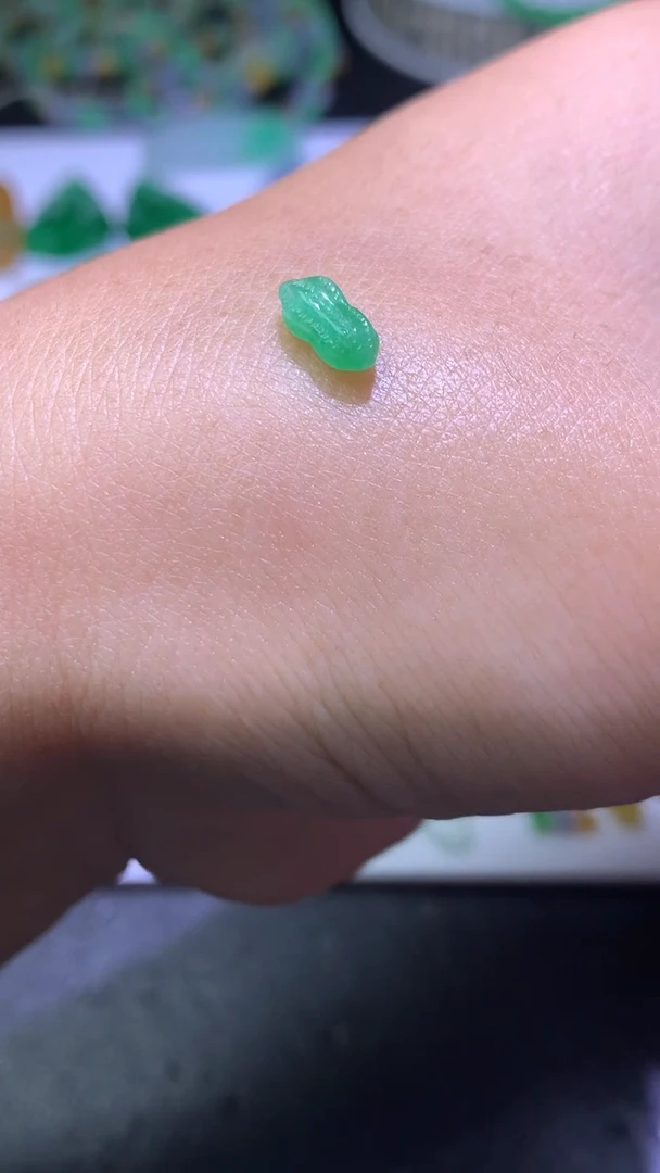 未镶嵌定制翡翠毛货