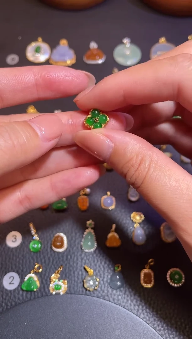 颈饰银S925镶嵌翡翠a货翡翠