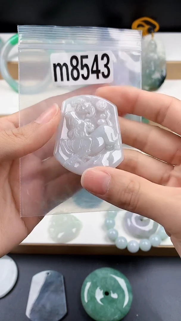 颈饰未镶嵌翡翠天然翡翠吊坠挂件