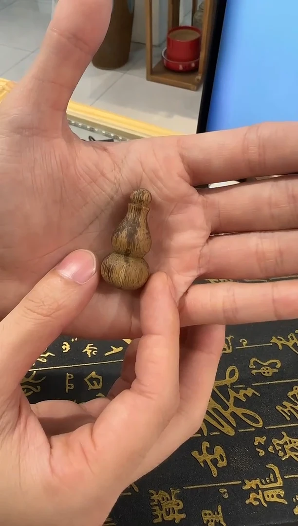 沉香吊坠抬***天沉香葫芦小吊坠