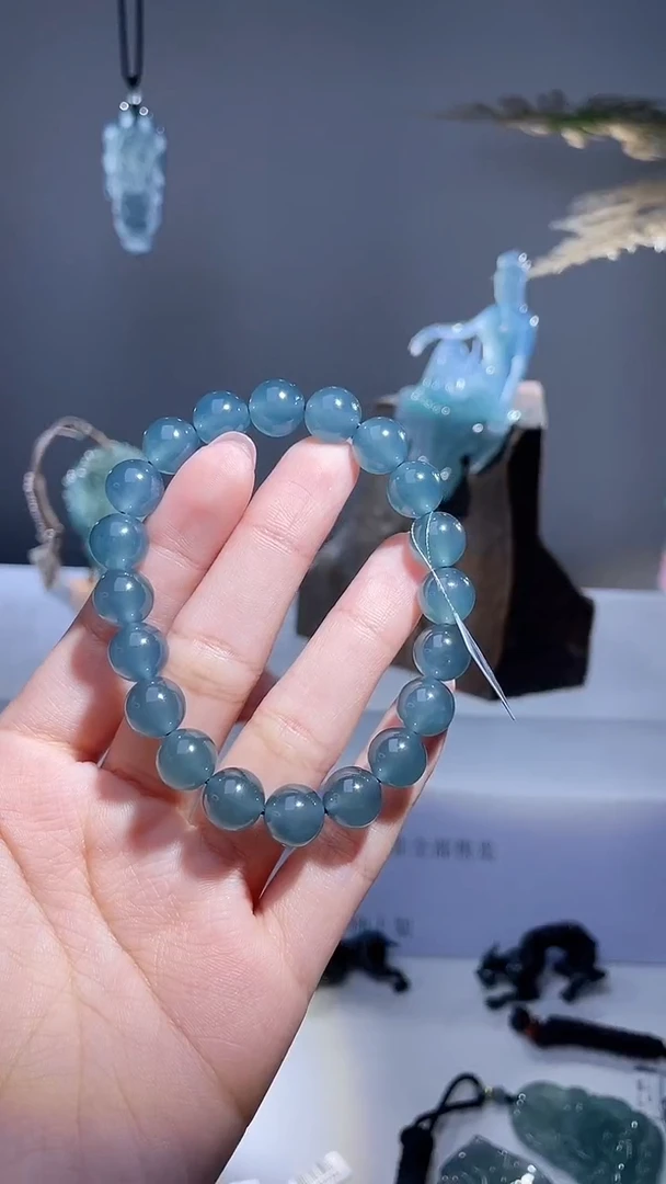 颈饰未镶嵌翡翠手串