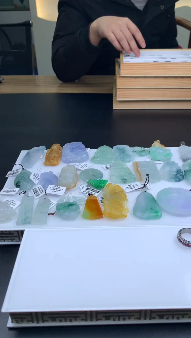 【闪购商品】定制翡翠未镶嵌翡翠