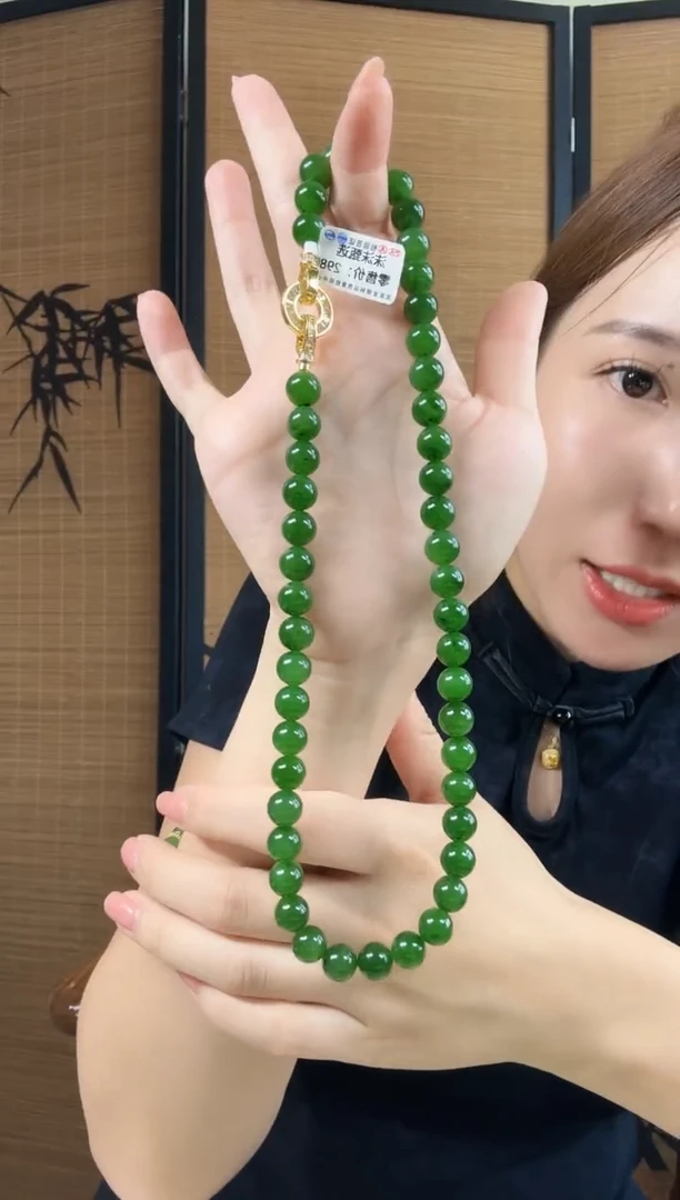 和田玉（碧玉）未镶嵌颈饰9.5+辣绿微矿锁骨链