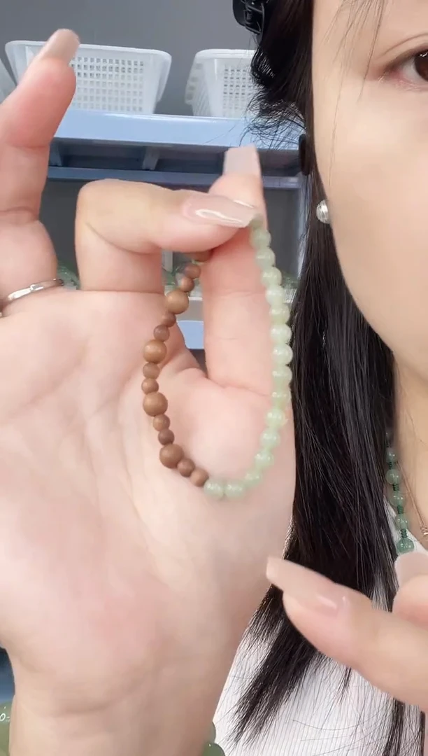 未镶嵌手链和田玉和田玉老山檀手串