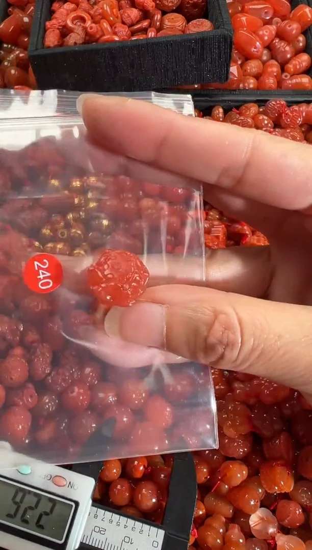 【闪购商品】南红玛瑙颈饰未镶嵌1
