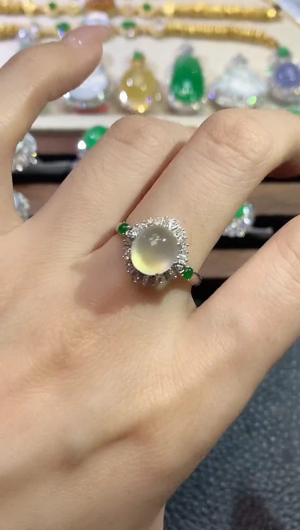 翡翠戒指18K金镶嵌A17翡翠