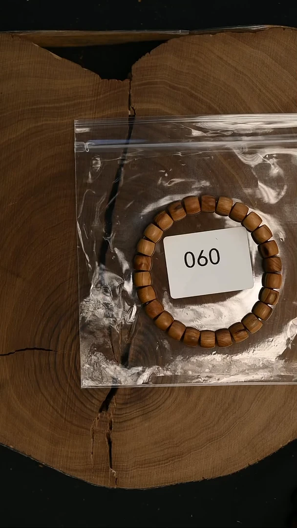 檀香木其他7*8顺纹 拆房留疤串-6-060