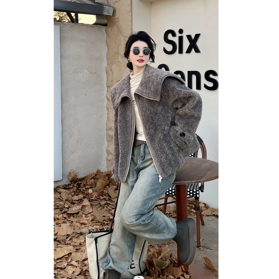 披肩领时尚减龄外套