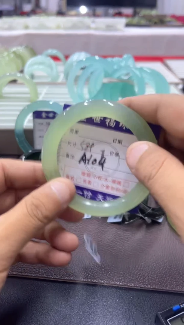 未镶嵌蛇纹石玉手镯1