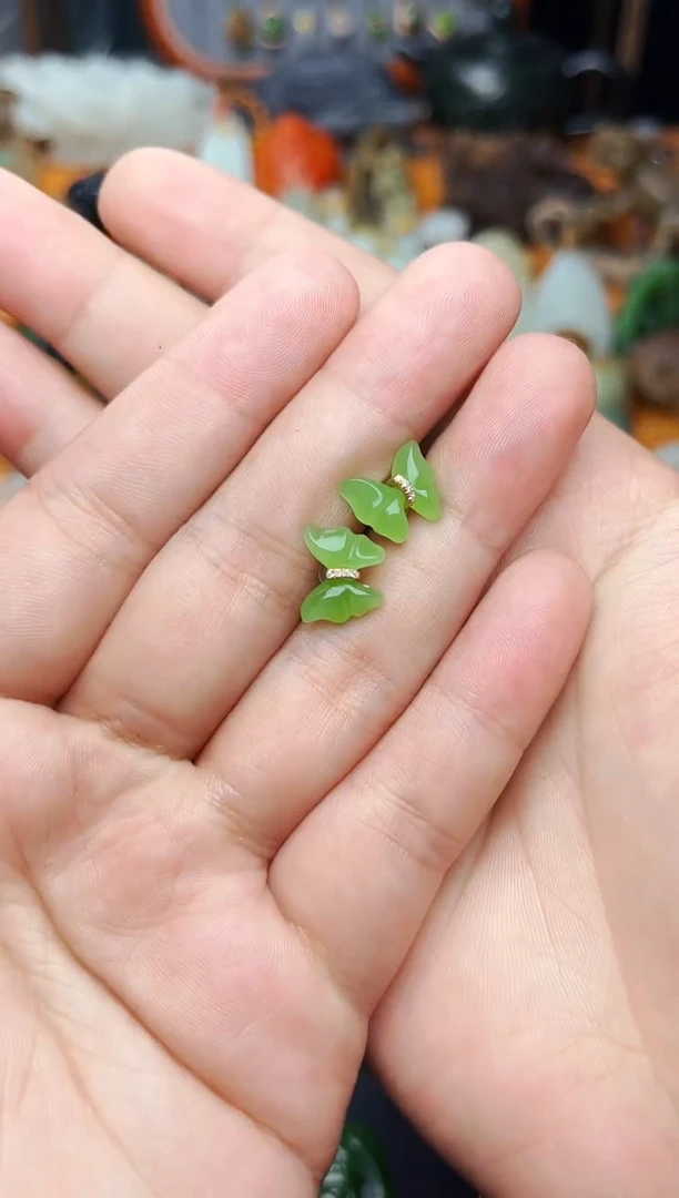 【闪购商品】和田玉耳饰18K金镶嵌蝴蝶
