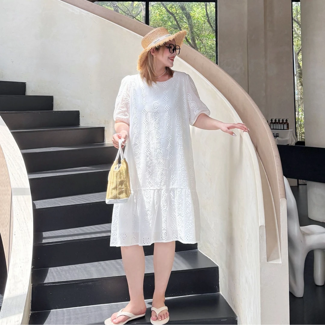 媛子大码设计感镂空连衣裙25夏季新款度假风胖mm遮肉显瘦时尚