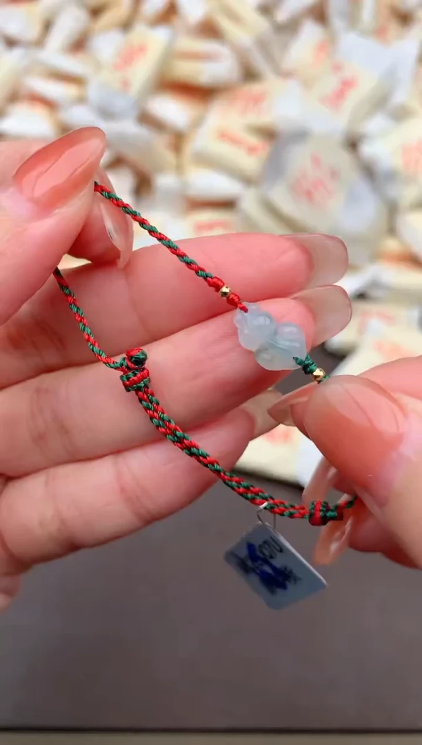 18K金镶嵌挂件翡翠福利