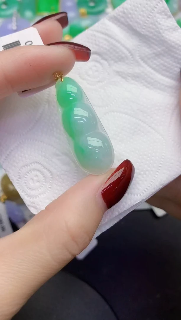 颈饰18K金镶嵌翡翠缅甸天然翡翠A货