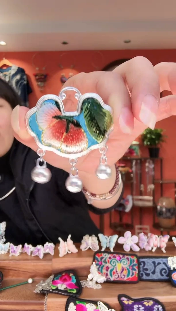 织绣手工苗绣刺绣首饰50