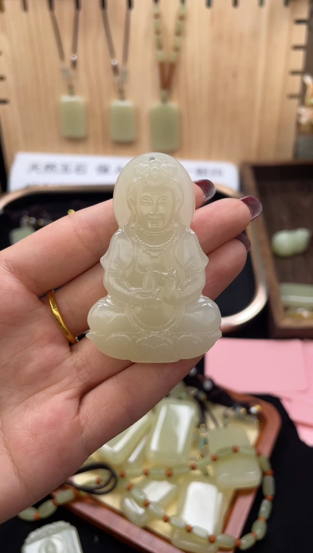 石英质玉吊坠未镶嵌62尺寸的双面观音