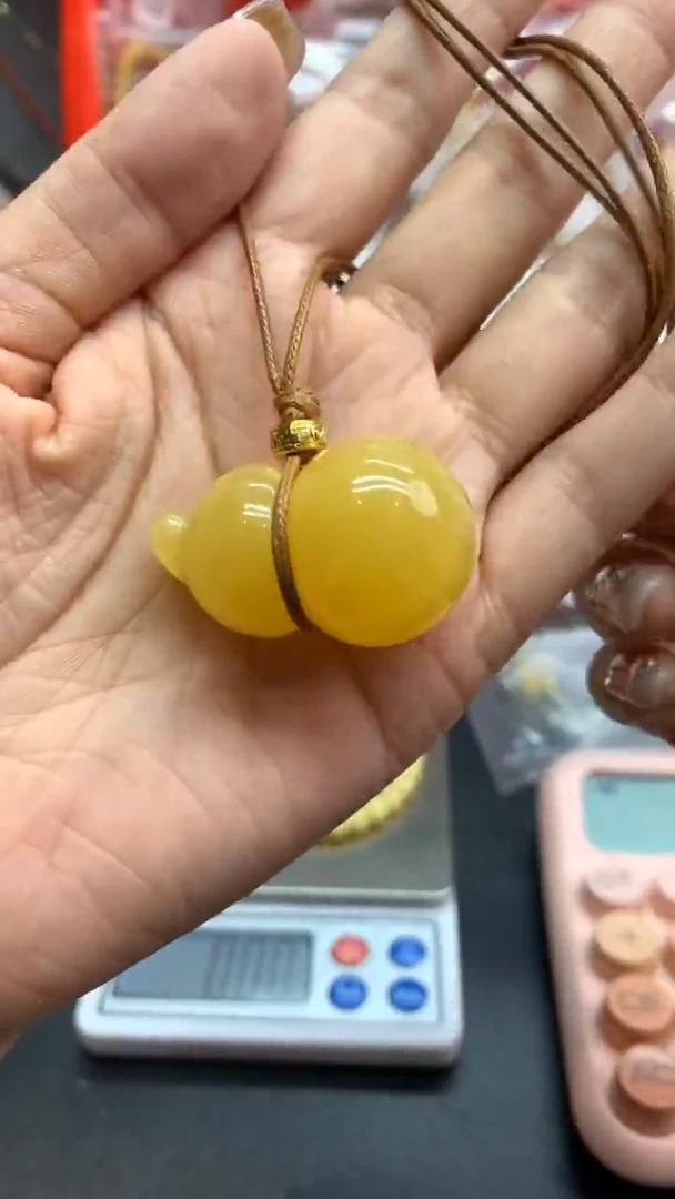 未镶嵌琥珀珠宝奇石192