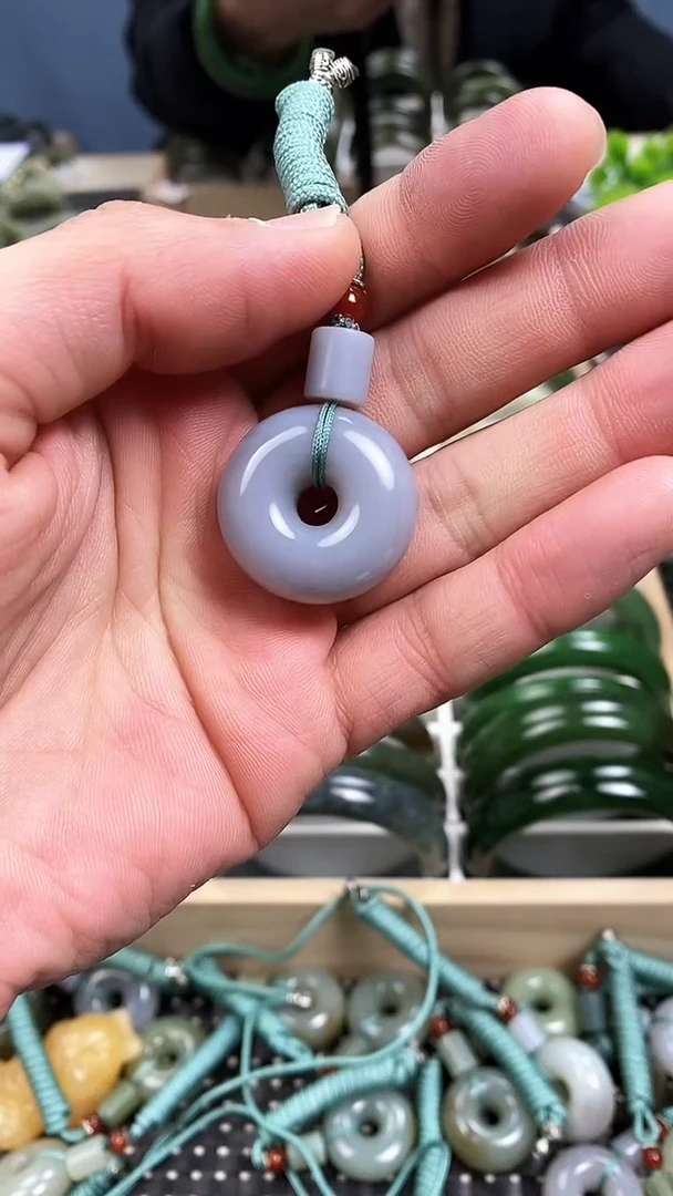 【闪购商品】和田玉手镯未镶嵌1