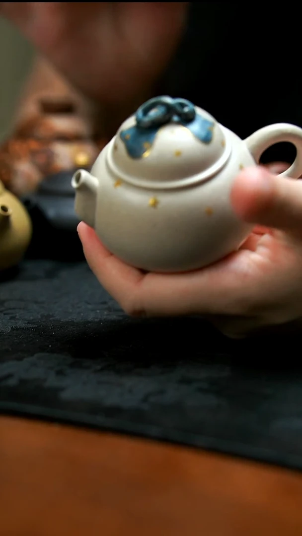 茶壶紫砂白泥洒金蝴蝶结壶