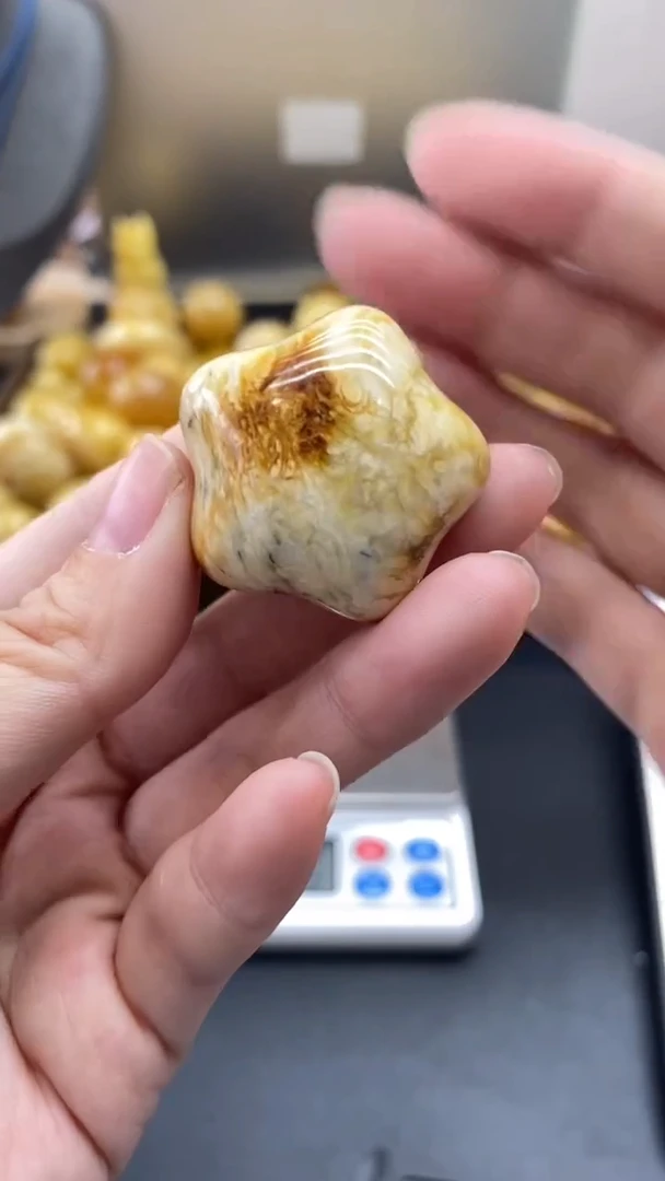 琥珀未镶嵌珠宝奇石456