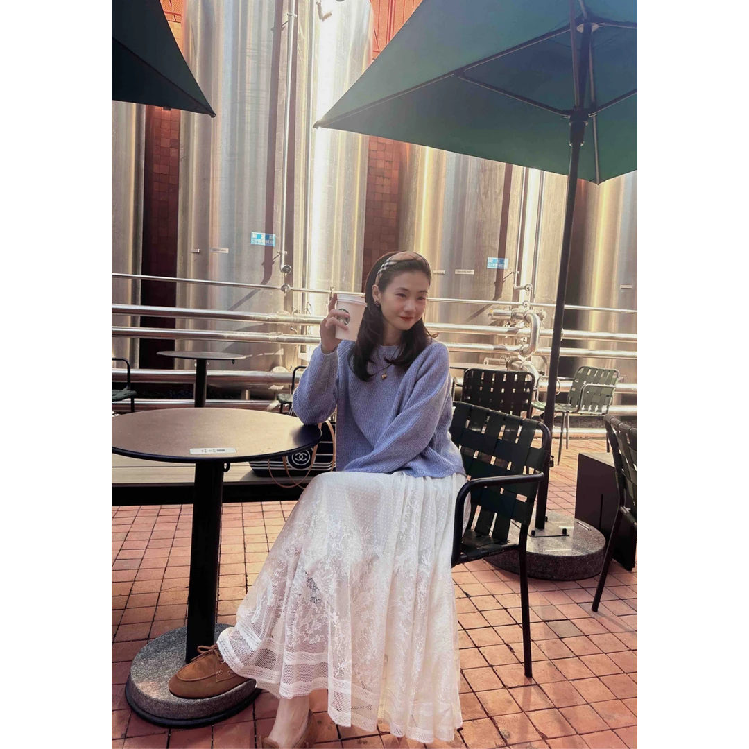 （幻蓝色彩）设计杂线蓝吸睛高级版型很正时尚软糯羊毛上衣深圳南