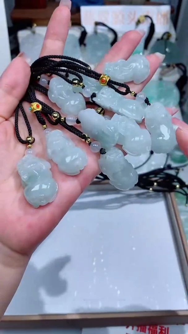 翡翠未镶嵌颈饰吊坠团购多样性发一件