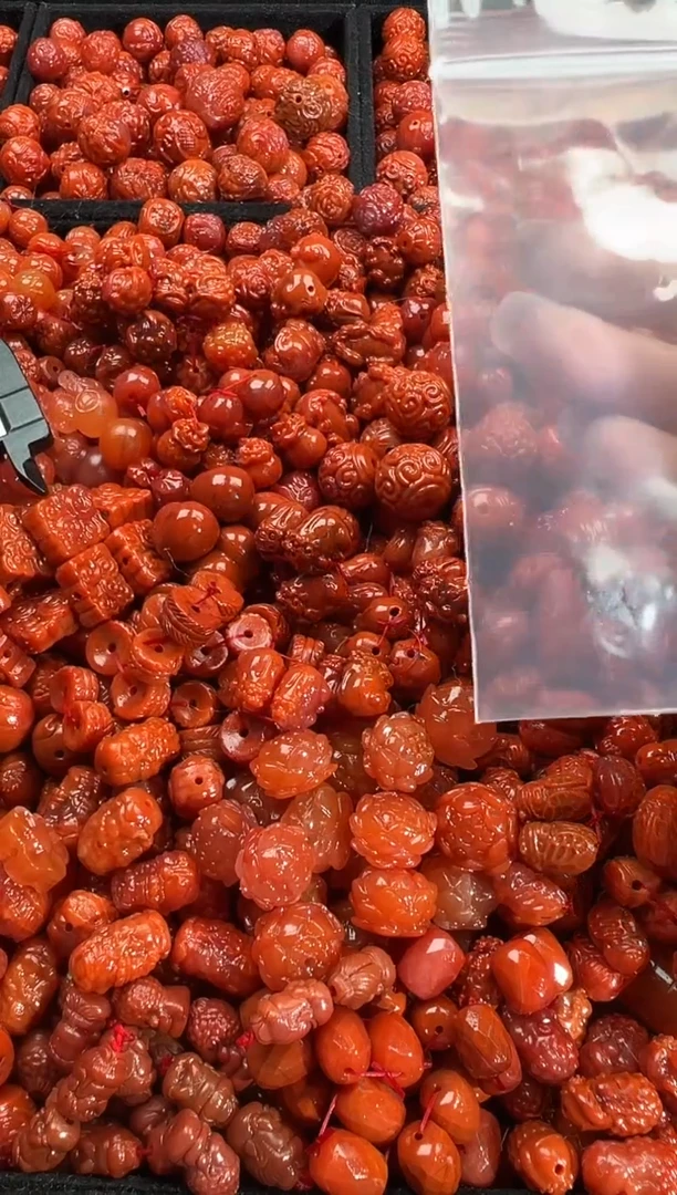 颈饰未镶嵌南红玛瑙1