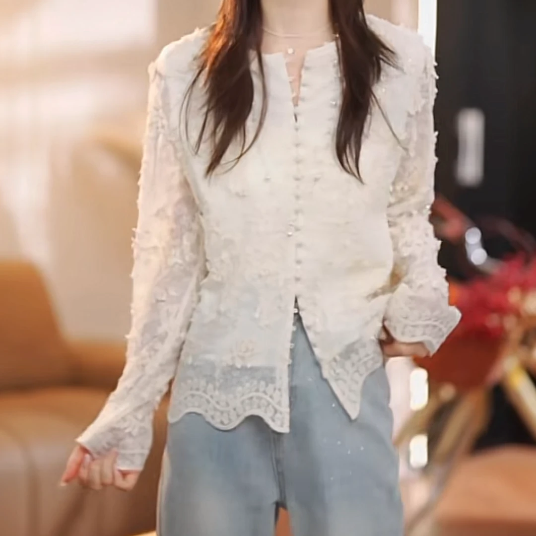设计感蕾丝圆领单排扣上衣女2025春季新款时尚气质优雅长袖开衫