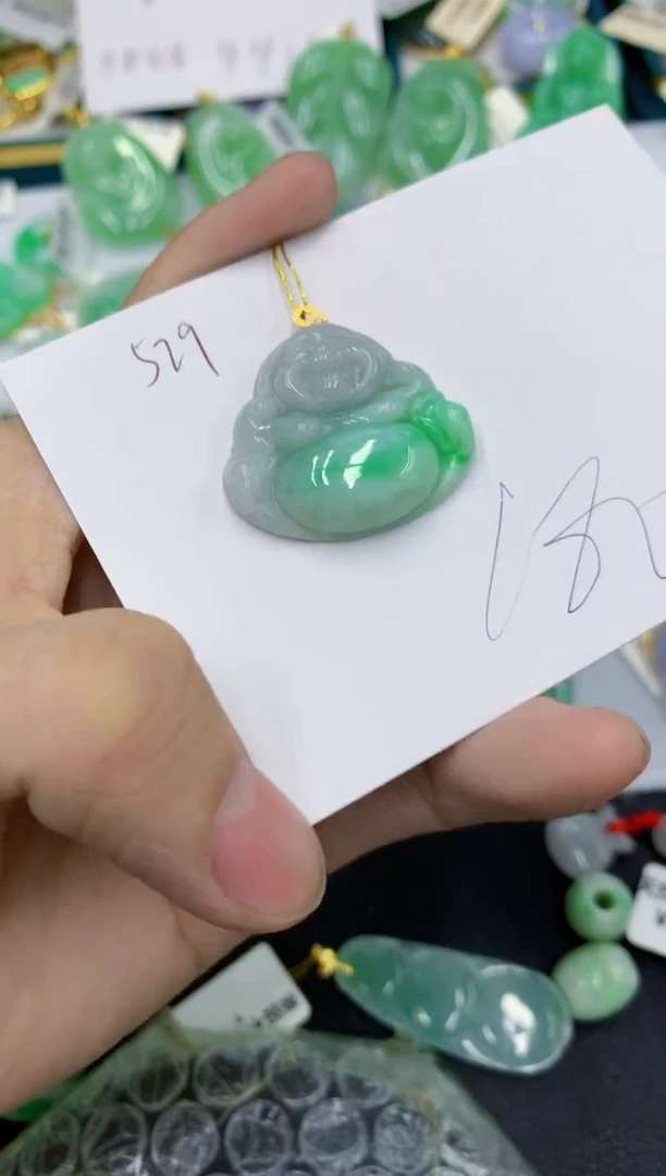 颈饰18K金镶嵌翡翠1111111111111