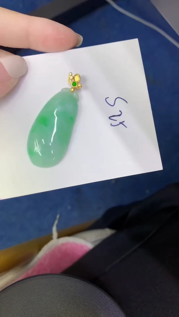 颈饰未镶嵌翡翠缅甸天然翡翠A货