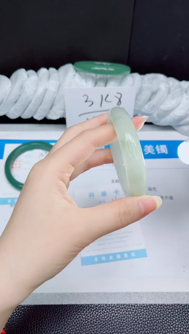 石英质玉手镯未镶嵌160-56.5