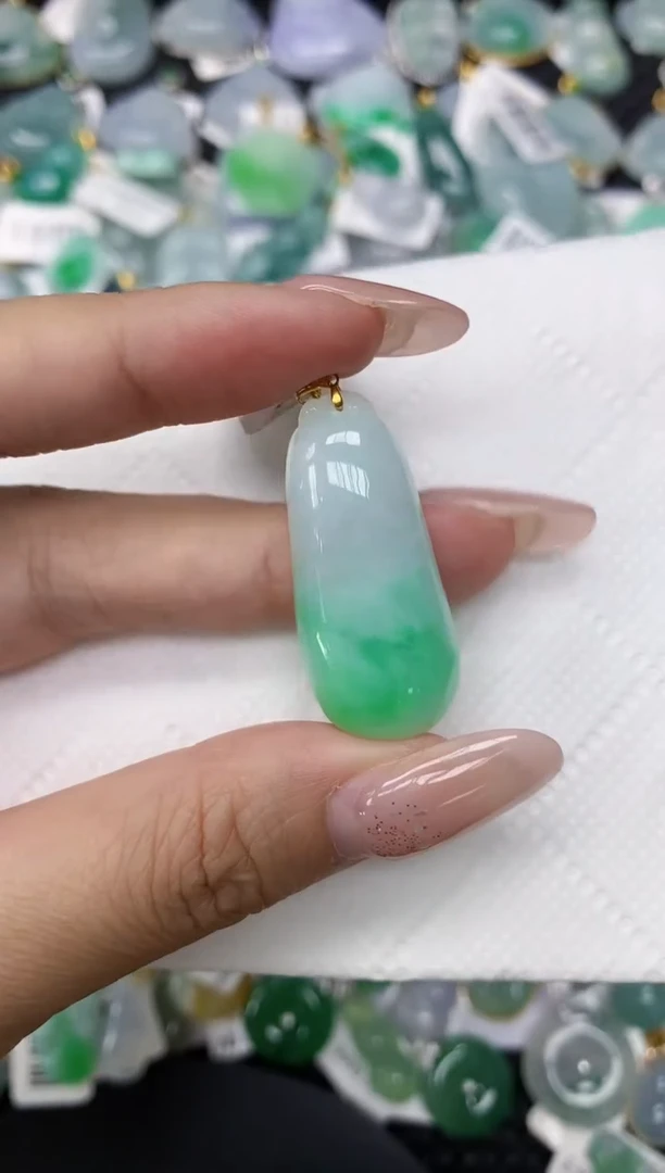 颈饰18K金镶嵌翡翠1111111111