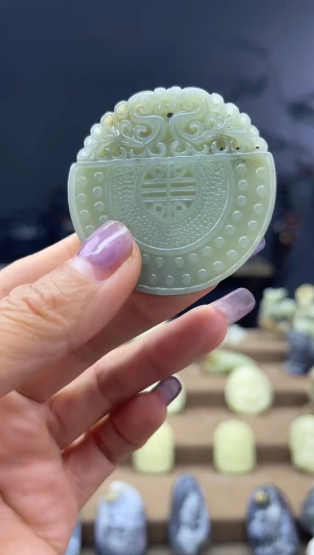 颈饰未镶嵌和田玉1