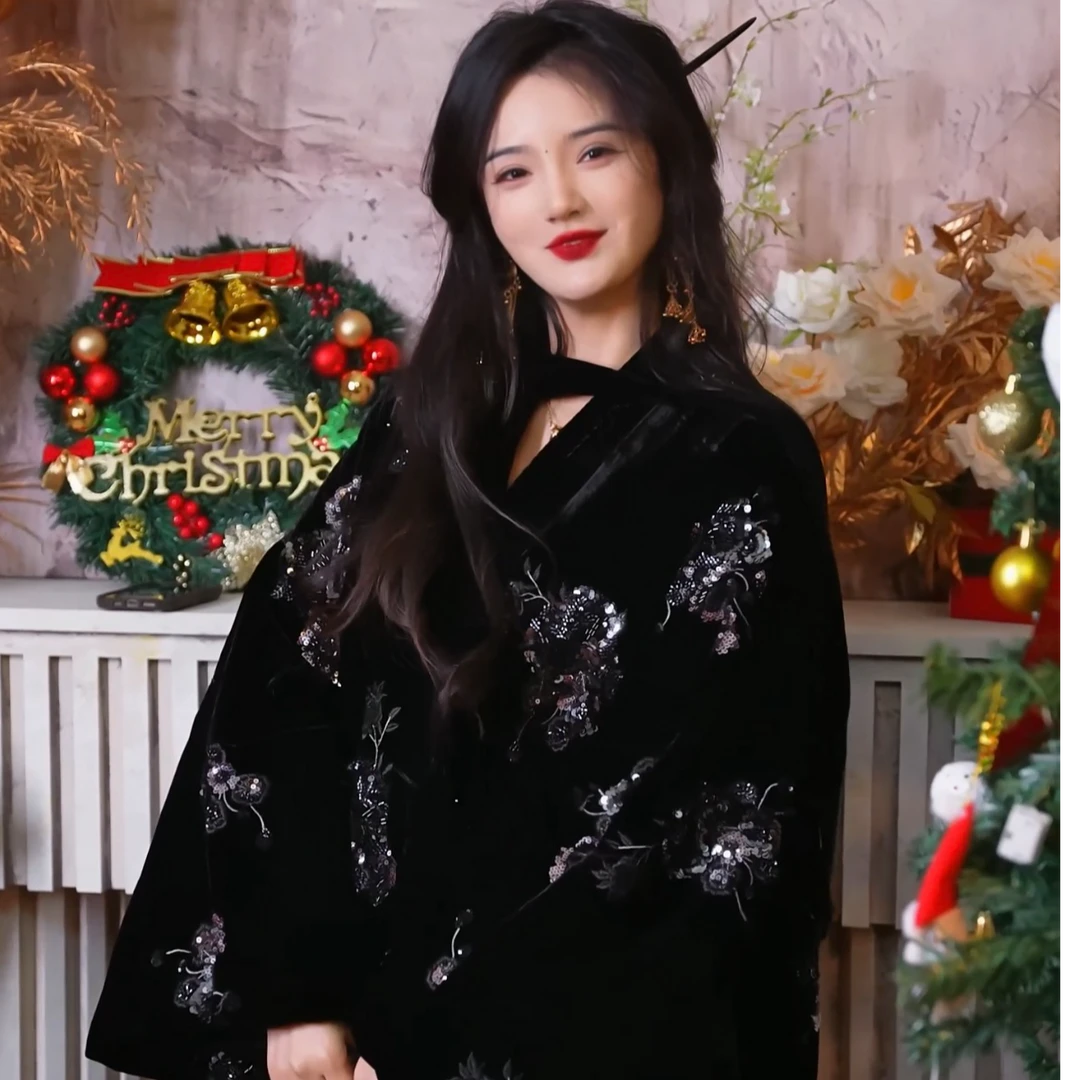 月畔湾【为君狂】新中式女冬季重工加厚棉外套保暖V领系带亮片棉服