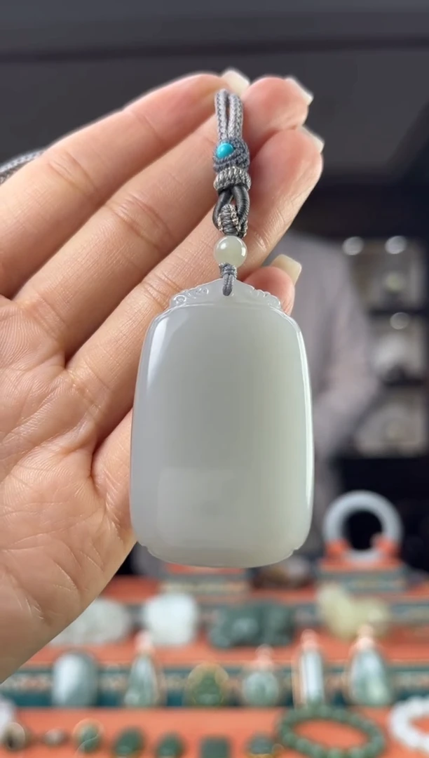 颈饰未镶嵌和田玉佩佩