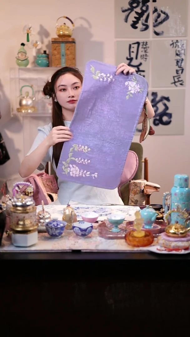 摆件山怂阿卿直播间@@紫花茶席