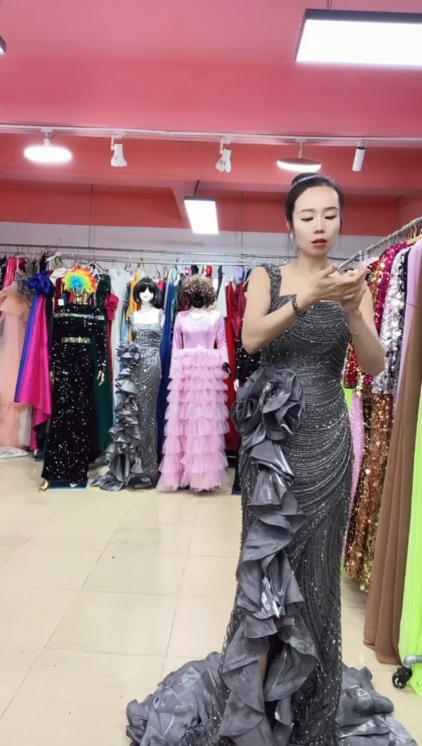 服，晚宴，主持，演