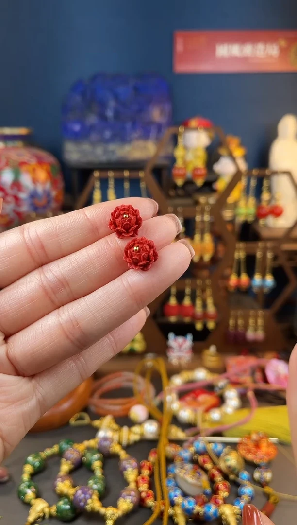 【闪购商品】红红莲花珐琅耳钉